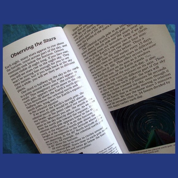 Book - Astronomy: A Peterson Field Guide - Picture 12 of 13